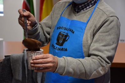 Treballadors municipals han col·laborat amb la xocolatada solidària d'enguany