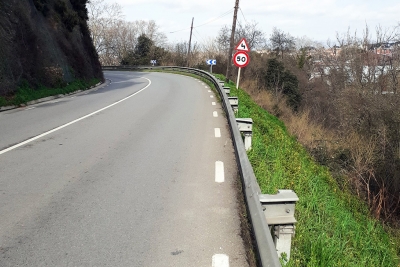 Vista del revolt de la carretera en direcció a Can Bosquerons