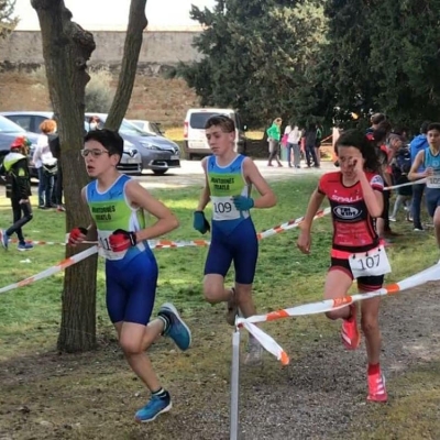 Pau Rivero i Arnau Pérez, del Club Triatló Montornès, al Duatló de Balaguer. (imatge: CT Montornès)