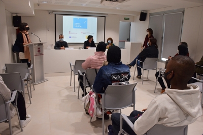 Un moment de l'acte d'entrega dels certificats del curs Lletres per a tothom 2020