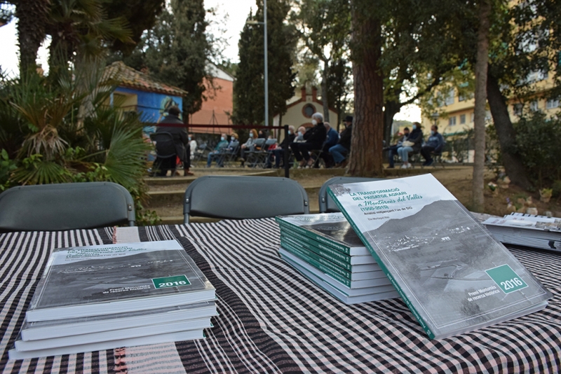 Un moment de la presentació d'aquesta tarda al pati de Can Xerracan