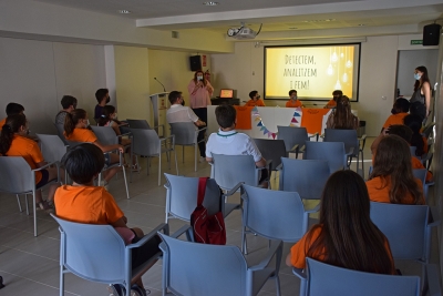 Un moment de l'acte de cloenda del Consell d'Infants 2020-21