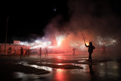 18/09/2021 - Foc a plaça