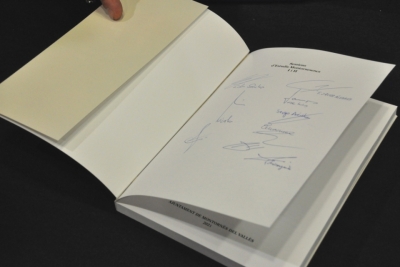 Els llibre firmat pels autors i autores de les ponències