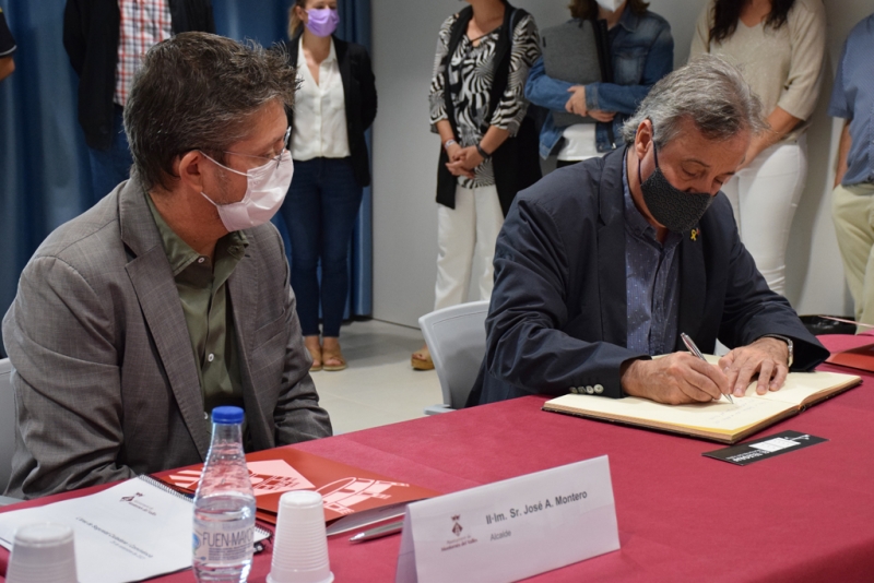 L'alcalde, José A. Montero, amb el delegat del Govern, Antoni Morral.