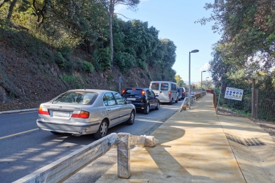 Durant els darrers mesos el pas de vehicles ha estat alternatiu i regulat per un semàfor 