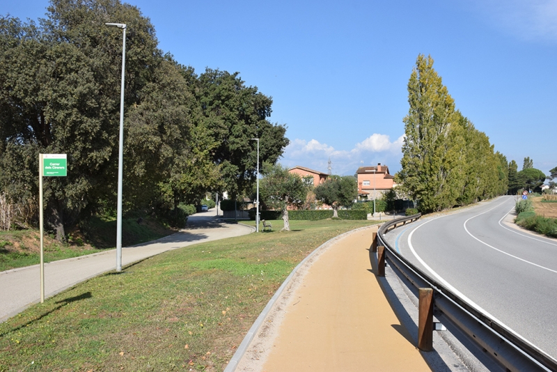 Lluminàries renovades al barri de Ca l'Ametller.