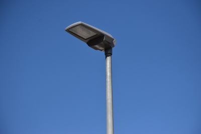 Detall d'una de les noves lluminàries LED.