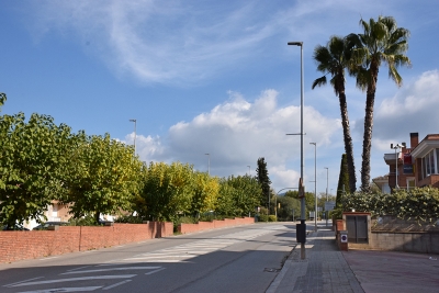 Lluminàries renovades a l'avinguda de l'Onze de Setembre.