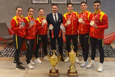 María López amb l'equip de la Selecció Espanyola (imatge: RFK)