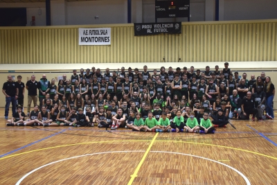 Foto de família del Club Bàsquet Vila de Montornès