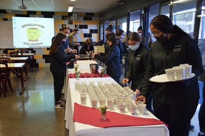 4a xocolatada solidària a l'Institut Marta Mata de Montornès.