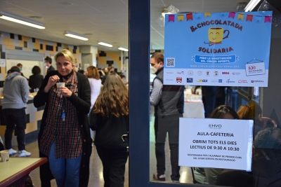 4a xocolatada solidària a l'Institut Marta Mata de Montornès.