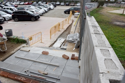 Construcció d'una escala d'accés entre l'aparcament de l'OAC Centre i el carrer de Sant Isidre