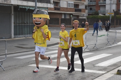 Una representació de la penya Pere Anton va córrer la cursa dels 6 km.