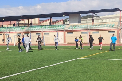 Tastet laboral al camp de futbol del CEM Les Vernedes.