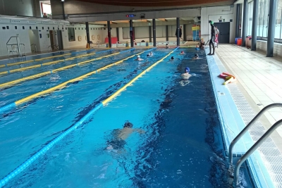 Tastet laboral a la piscina coberta del CEM Les Vernedes.	