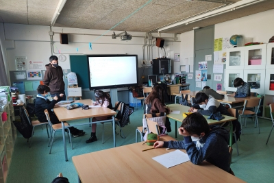 Taller de creació de logotips amb el dissenyador gràfic Israel de Francisco a l'Escola Mogent.