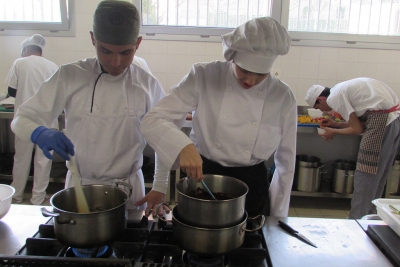 Alumnat del mòdul Auxiliar d’hoteleria, cuina i serveis en restauració (Foto PTT)