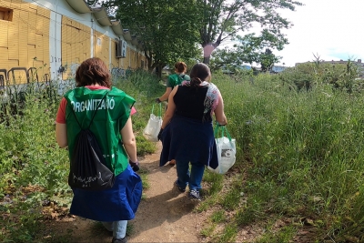 Un moment del Let's Clean Up Europe d'aquest diumenge a Montornès. (imatge: Montornès Animal)