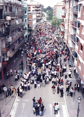 XI Trobada de gegants del Vallès. Plantada al carrer de Jaume Balmes de les figures participants. 28 d’abril de 2002. AMMV. Foto: Ajuntament de Montornès. Autor: JA Jiménez