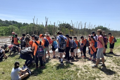 Visita de les cooperatives de l'Escola Mogent a La Kosturica.