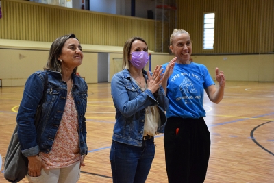 La regidora de Gent Gran, Natalia Segura, amb la cap de Serveis Socials, Maribel Pinza, i la professora de gimnàstica,  Montse Marín.