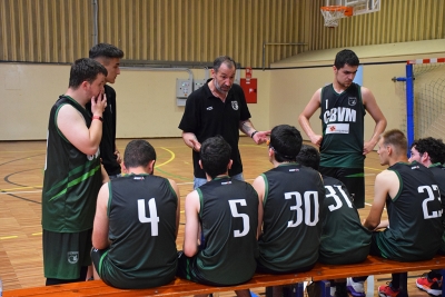 Descans al mig d'un dels partits dels Specials del CB Vila de Montornès.