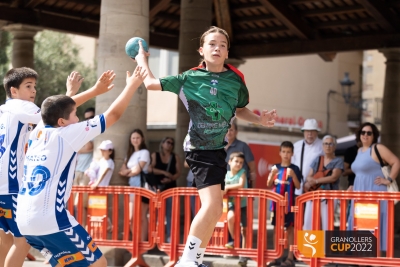 Un dels partits en què va jugar el Club Handbol Montornès. (imatge: Granollers Cup)	