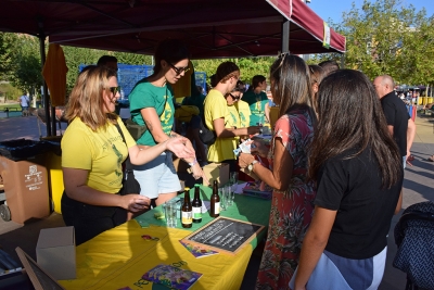 Venda de les cerveses de la Festa Major 2022 al 1r BirraFest.