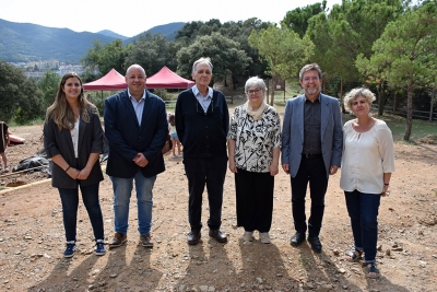 D'esquerra a dreta: la regidora de Cultura i l'alcalde de Montmeló, Ariadna Ojeda i Pere Rodríguez; el doctor Josep Guitart; la cap del SPAP de la Generalitat, Maite Miró; i l'alcalde i la regidora de Cultura de Montornès, José A. Montero i Mercè Jiménez.