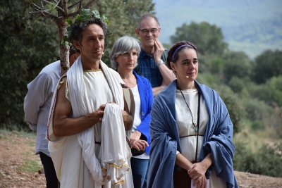 Els actors Ricardo Piris i Elena Codó han dinamitzat les visites teatralitzades.