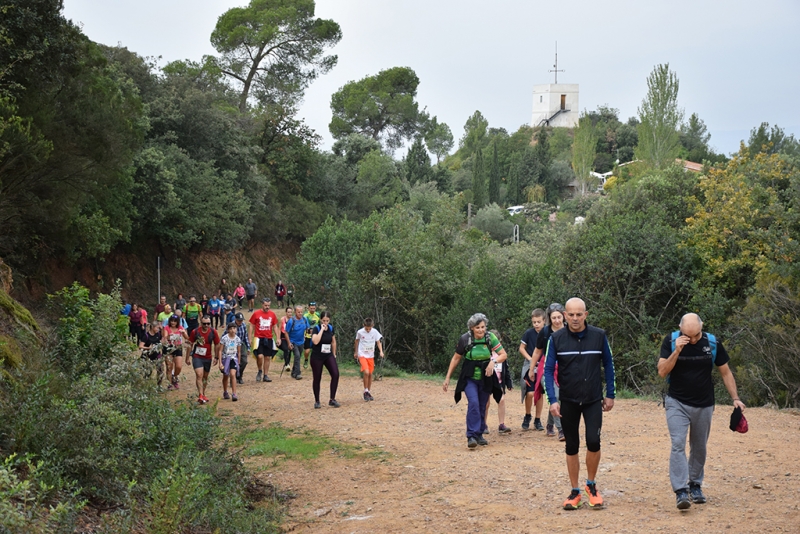 La Marxa Popular al seu pas per la Torre del Telègraf.