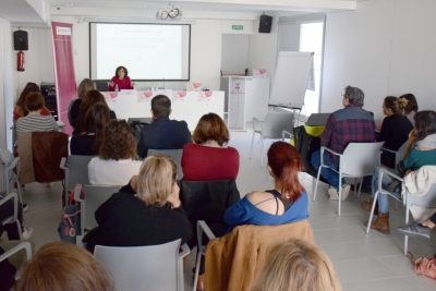 Xerrada - taller sobre la importància de les cures en l’àmbit de les organitzacions.