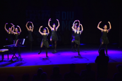 Actuació de dansa a càrrec d'alumnes de l'Escola Municipal de Música, Dansa i Aula de Teatre de Montornès.