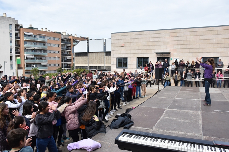 Percussió corporal: "Cada dia és 8 de març. Montornès Feminista"