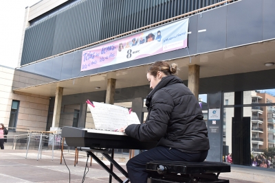 Interpretació al piano de Paula Pajuelo, alumna de l'Escola Municipal de Música