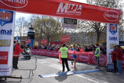 Josep Díaz (del Penya Runners Espanyol), 1r classificat masculí a la Mitja.