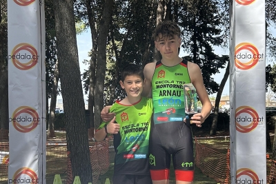 Arnau Pérez i Joel Joan Sans al podi del Campionat Nacional de Catalunya de Duatló de Muntanya. (imatge: Club Triatló Montornès)