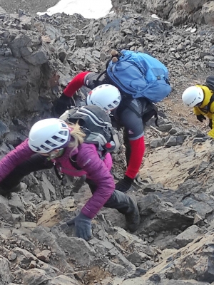 Membres de l'Associació Excursionista Lleure Montornès a la serralada de l'Atles. (imatge: AE Lleure Montornès)