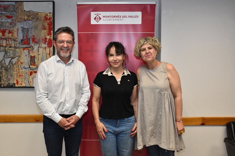 L'alcalde en funcions, José A. Montero; la codirectora del Circ Raluy, Louisa Raluy; i la regidora en funcions de Cultura i Festes, Mercè Jiménez.