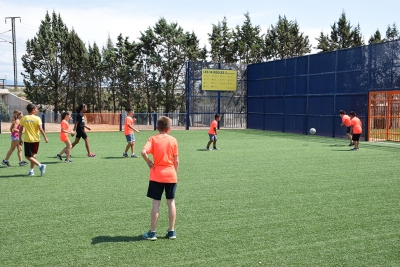 Activitats al Cruyff Court de Montornès, al Casal de Vacances de Lleure.