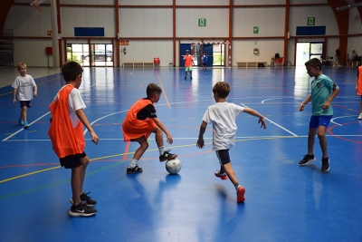 Partit al campus de l'Associació Esportiva Montornès Futbol Sala.