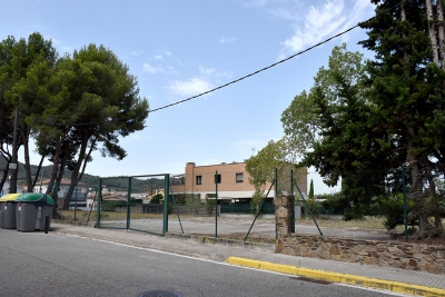 El terreny, situat als números 16-24 del carrer de Vallromanes