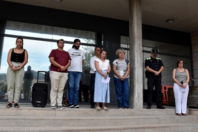 Minut de silenci pel feminicidi de Palamós