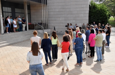 Minut de silenci pel feminicidi de Tarragona