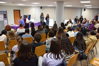 Lliurament de premis del 1r concurs de cartells i curtmetratges contra la violència masclista impulsat per l’Institut Vinyes Velles amb el suport de l’AFA del centre.