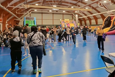 Festa solidària de l'AMPA de l'Escola Palau d'Ametlla i Divermir a la Carpa Polivalent El Sorralet. (imatge: Divermir)