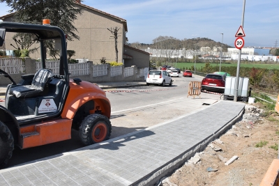 Construcció d'una vorera al tram del carrer de Can Parera que dona accés a la plana de Can Vilaró.