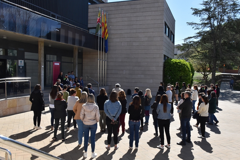 Minut de silenci al davant de l'Ajuntament